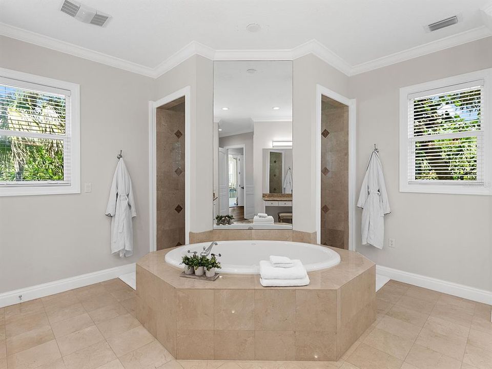 待售: $5,990,000 (4 贝兹, 5 浴室, 5397 平方英尺)