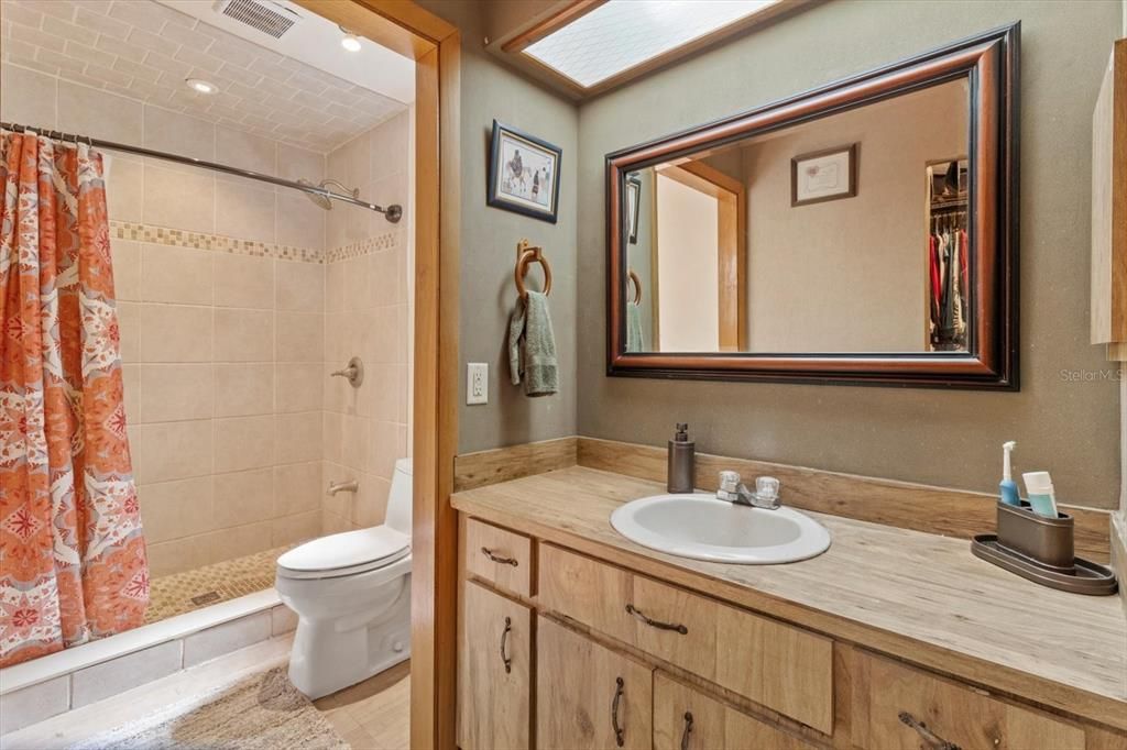 待售: $575,000 (3 贝兹, 2 浴室, 2112 平方英尺)