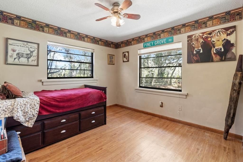 待售: $575,000 (3 贝兹, 2 浴室, 2112 平方英尺)