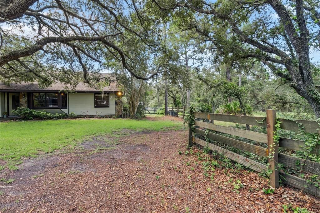 待售: $575,000 (3 贝兹, 2 浴室, 2112 平方英尺)