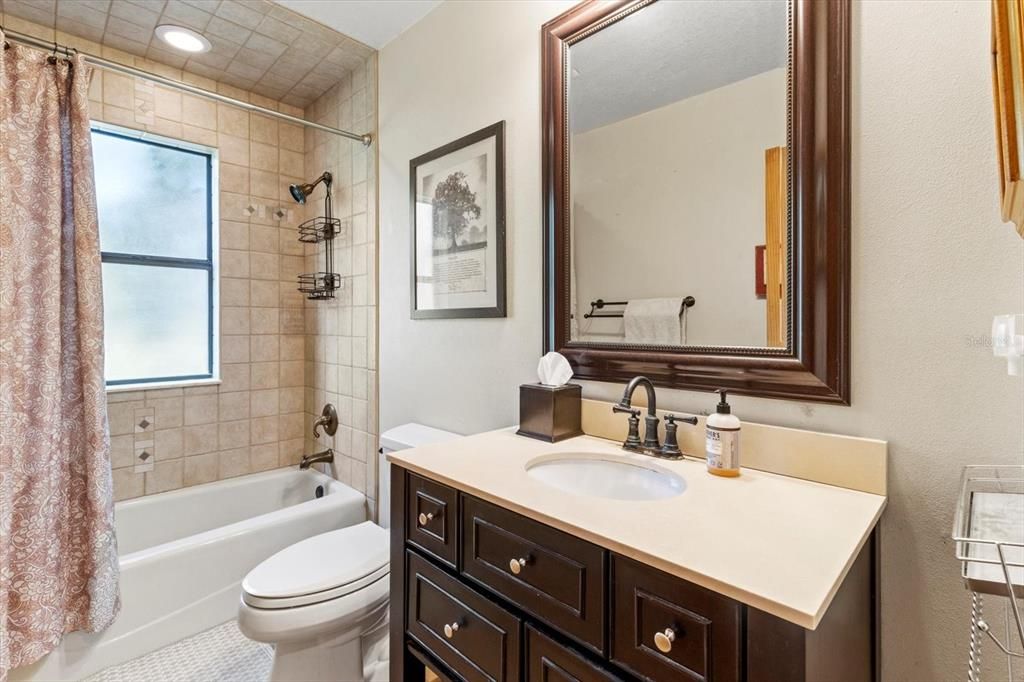 待售: $575,000 (3 贝兹, 2 浴室, 2112 平方英尺)