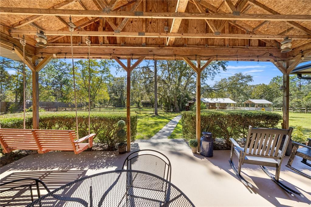 待售: $575,000 (3 贝兹, 2 浴室, 2112 平方英尺)