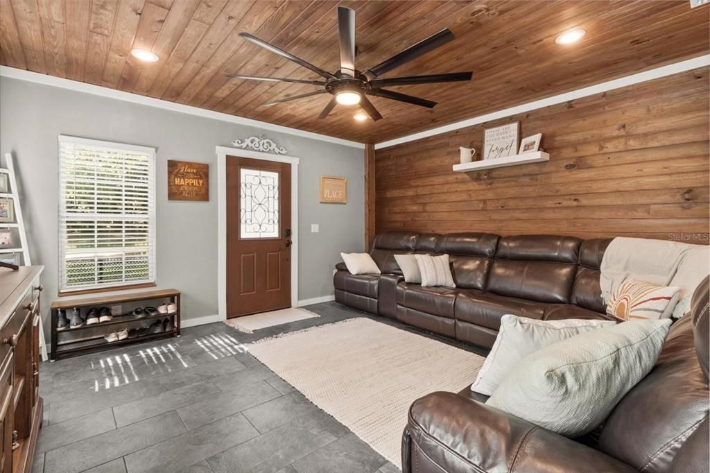 For Sale: $540,000 (3 beds, 2 baths, 2196 Square Feet)