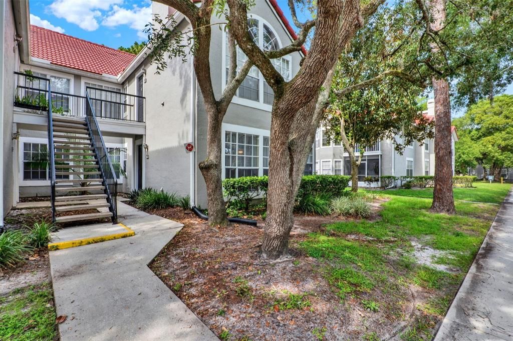 For Sale: $215,000 (2 beds, 2 baths, 1151 Square Feet)