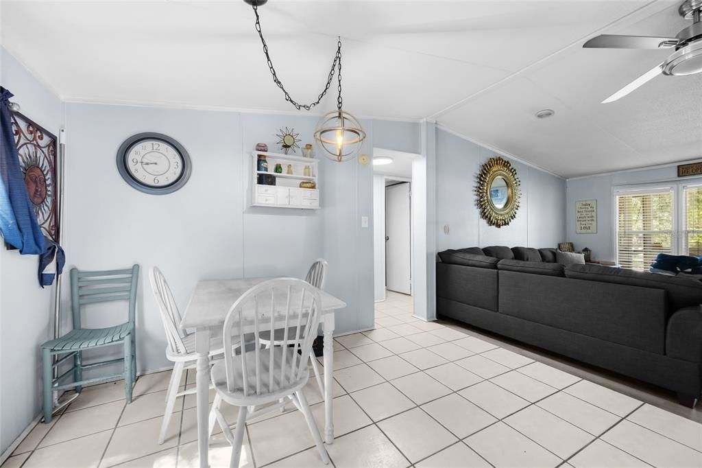 For Sale: $210,000 (3 beds, 2 baths, 960 Square Feet)