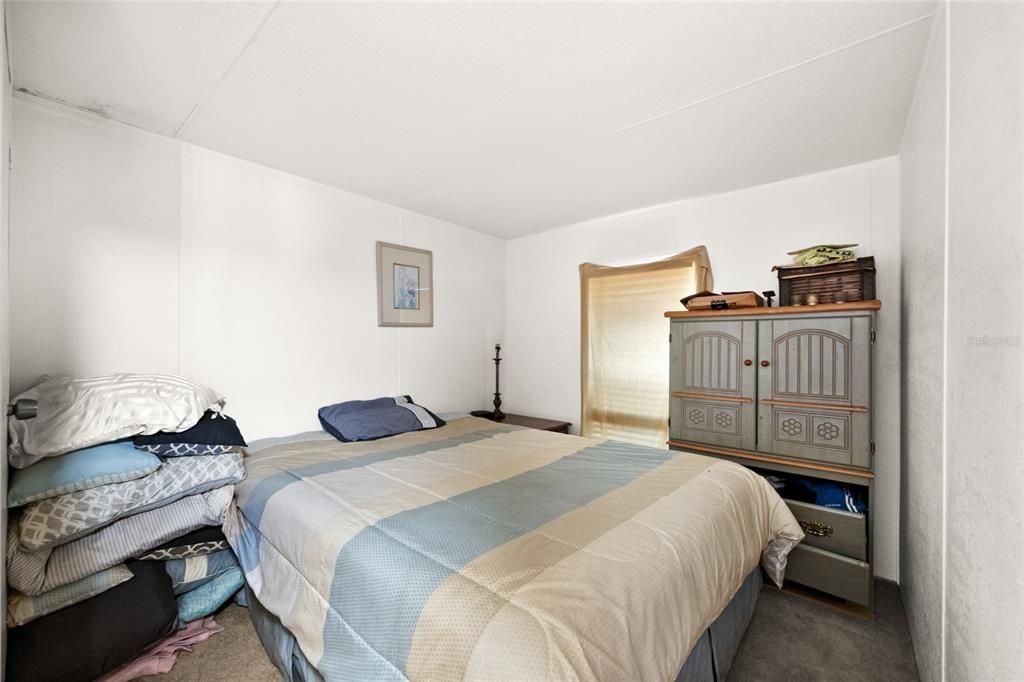 For Sale: $210,000 (3 beds, 2 baths, 960 Square Feet)