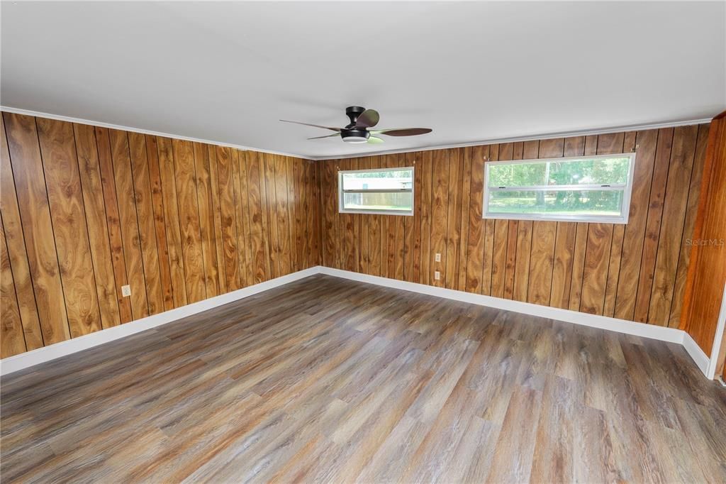 Activo con contrato: $245,000 (3 camas, 1 baños, 1328 Pies cuadrados)