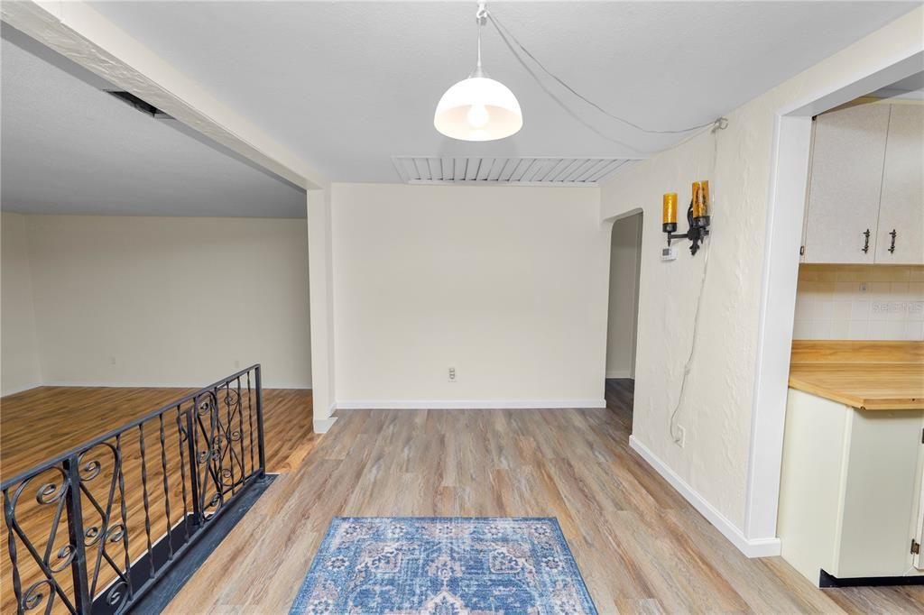 Activo con contrato: $245,000 (3 camas, 1 baños, 1328 Pies cuadrados)