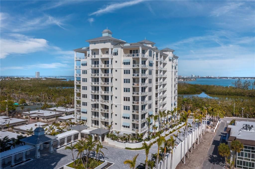 出租: $12,000 (3 贝兹, 3 浴室, 3242 平方英尺)