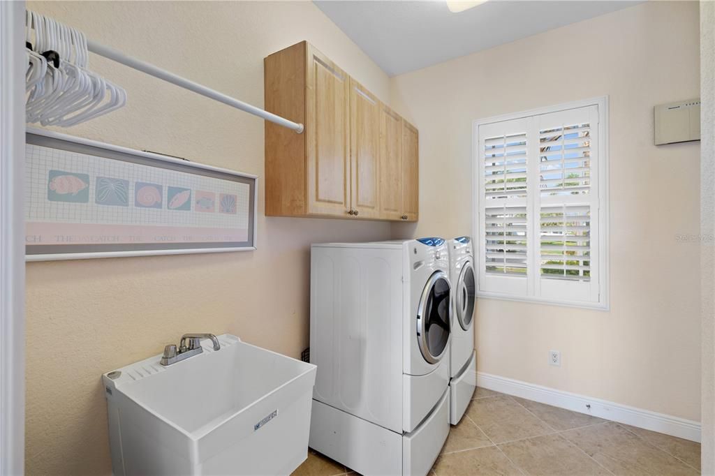 For Sale: $1,329,000 (4 beds, 3 baths, 4113 Square Feet)