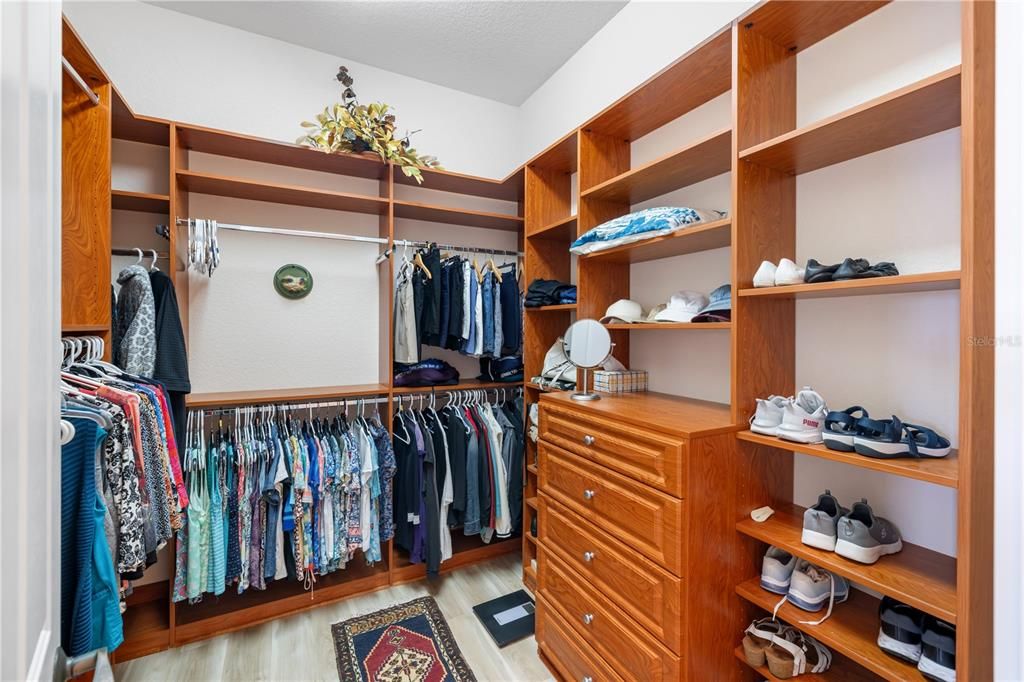 For Sale: $1,329,000 (4 beds, 3 baths, 4113 Square Feet)