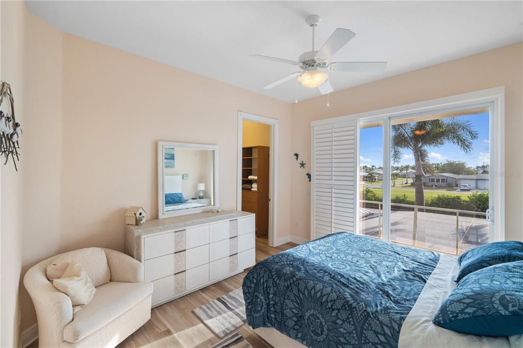 For Sale: $1,329,000 (4 beds, 3 baths, 4113 Square Feet)