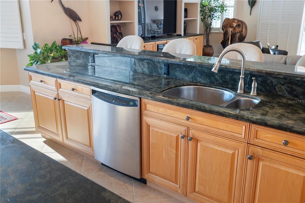 For Sale: $1,329,000 (4 beds, 3 baths, 4113 Square Feet)