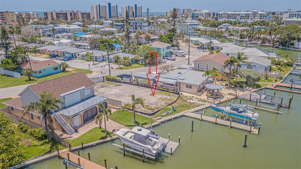 En Venta: $875,000 (0.14 acres)