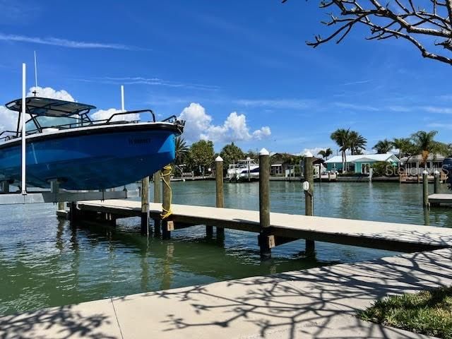 En Venta: $875,000 (0.14 acres)