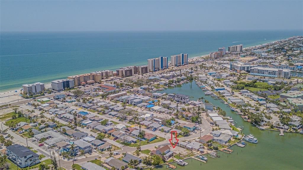 En Venta: $875,000 (0.14 acres)