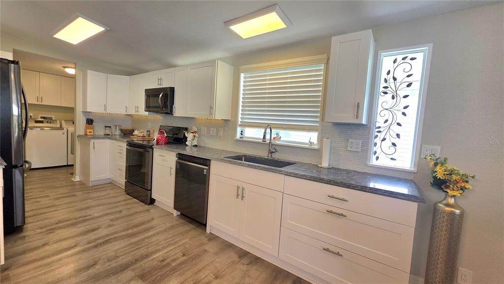 For Sale: $239,000 (2 beds, 2 baths, 1784 Square Feet)