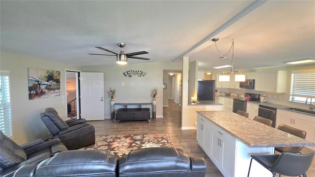 For Sale: $239,000 (2 beds, 2 baths, 1784 Square Feet)