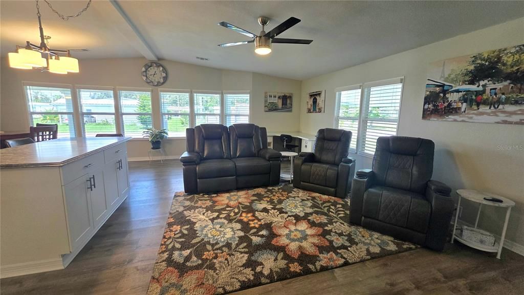 For Sale: $239,000 (2 beds, 2 baths, 1784 Square Feet)