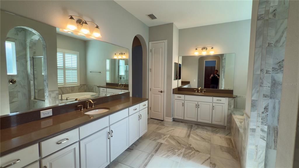 For Sale: $1,399,000 (5 beds, 3 baths, 4520 Square Feet)