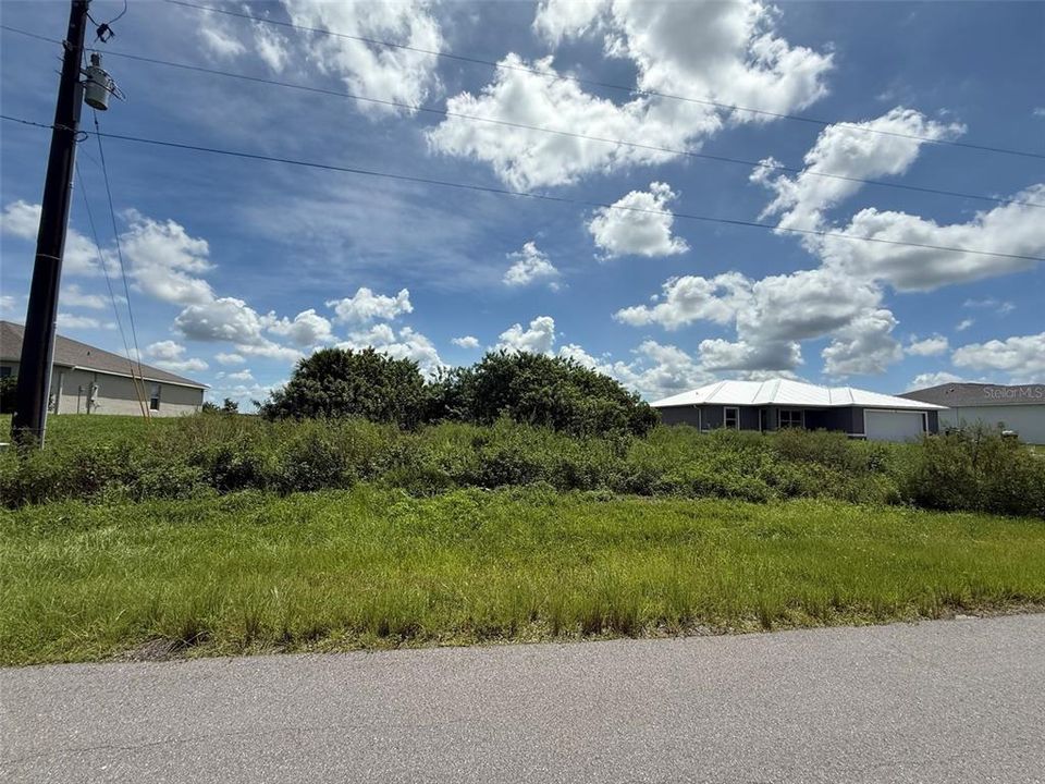 待售: $24,900 (0.23 acres)