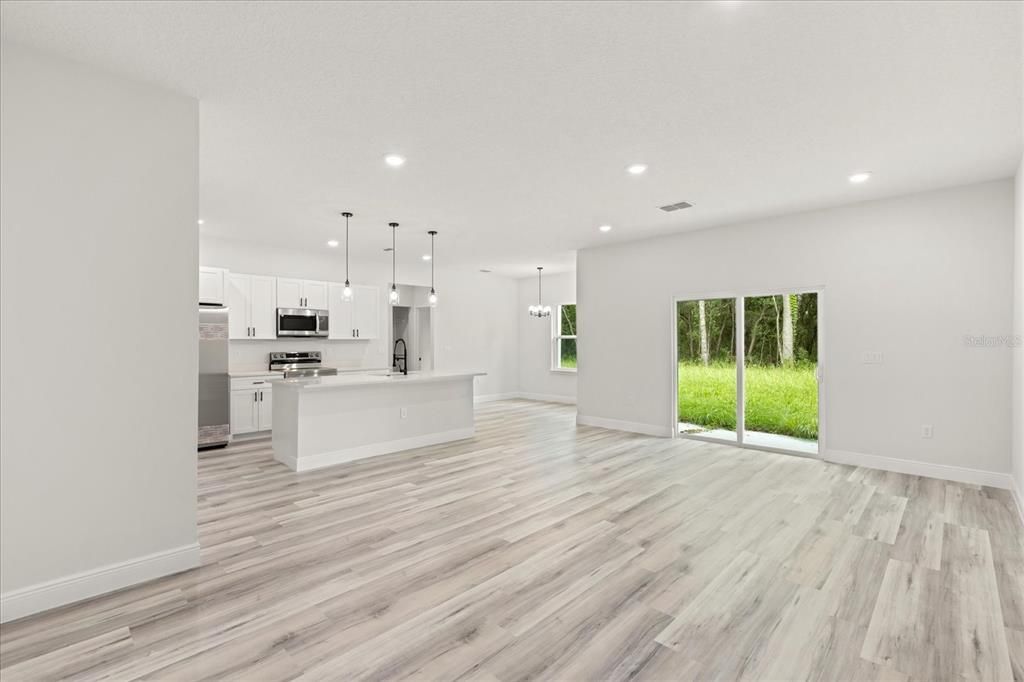 For Sale: $325,000 (4 beds, 3 baths, 1949 Square Feet)