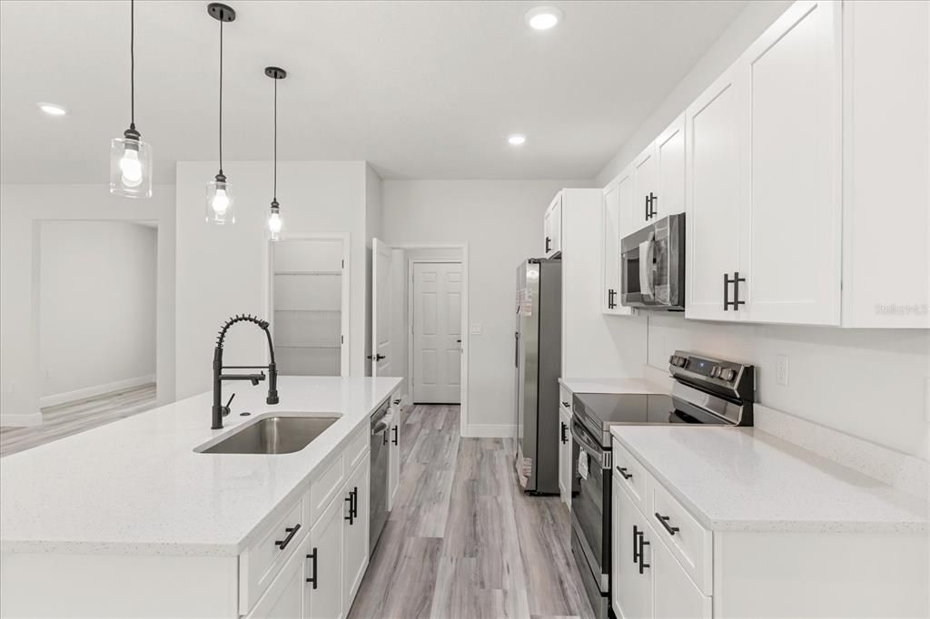 For Sale: $325,000 (4 beds, 3 baths, 1949 Square Feet)