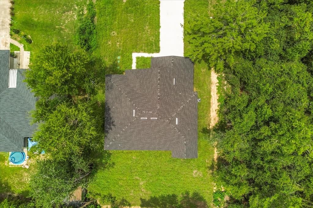 For Sale: $325,000 (4 beds, 3 baths, 1949 Square Feet)