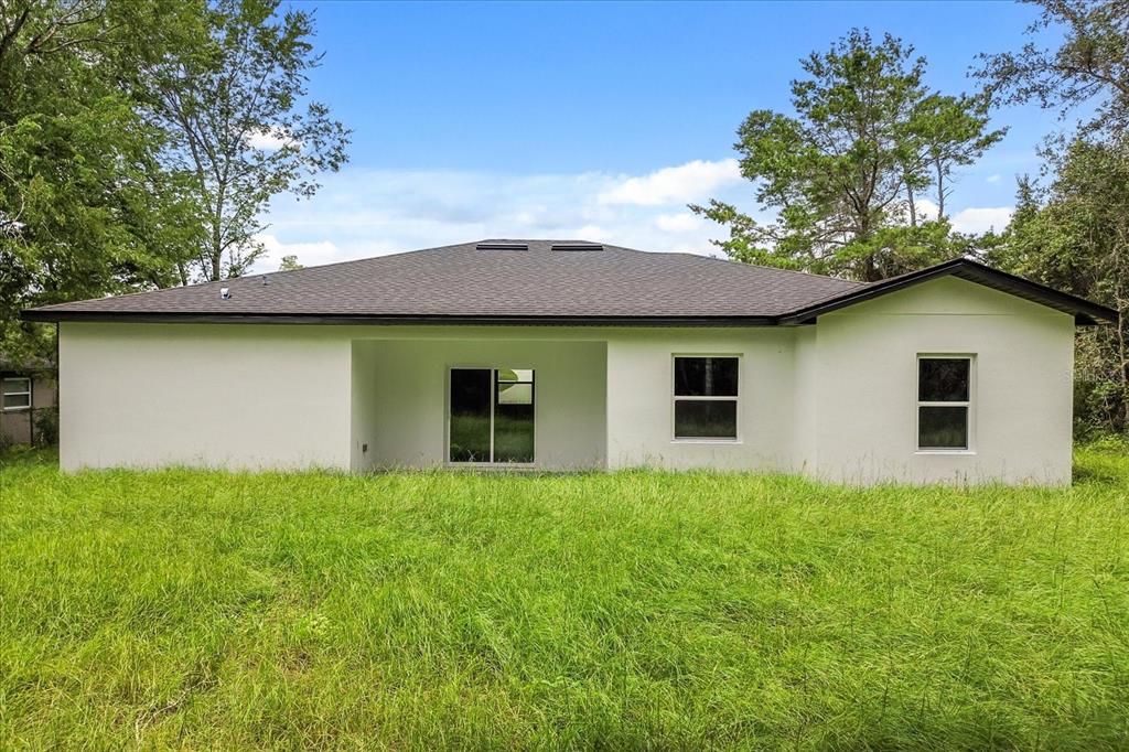 For Sale: $325,000 (4 beds, 3 baths, 1949 Square Feet)