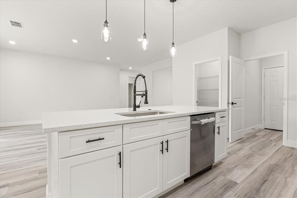 For Sale: $325,000 (4 beds, 3 baths, 1949 Square Feet)