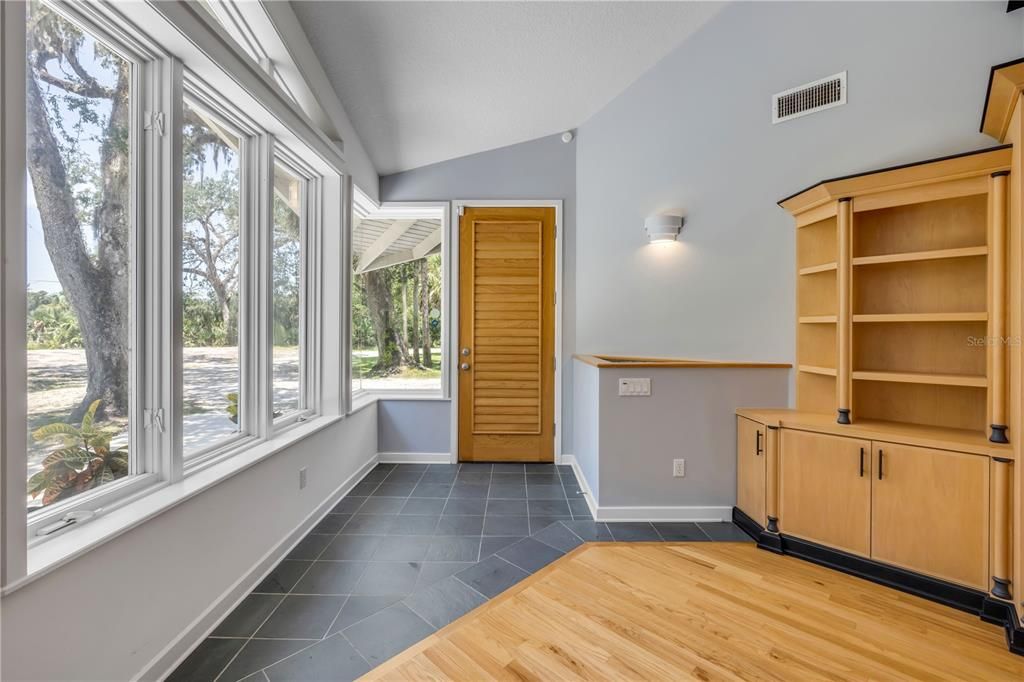 На продажу: $1,049,000 (3 спален, 3 ванн, 2692 Квадратных фут)