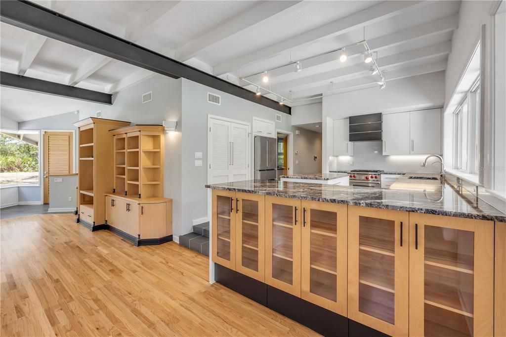 На продажу: $1,049,000 (3 спален, 3 ванн, 2692 Квадратных фут)