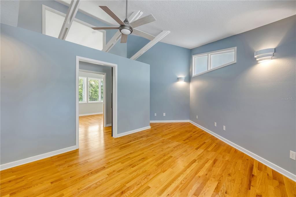 На продажу: $1,049,000 (3 спален, 3 ванн, 2692 Квадратных фут)