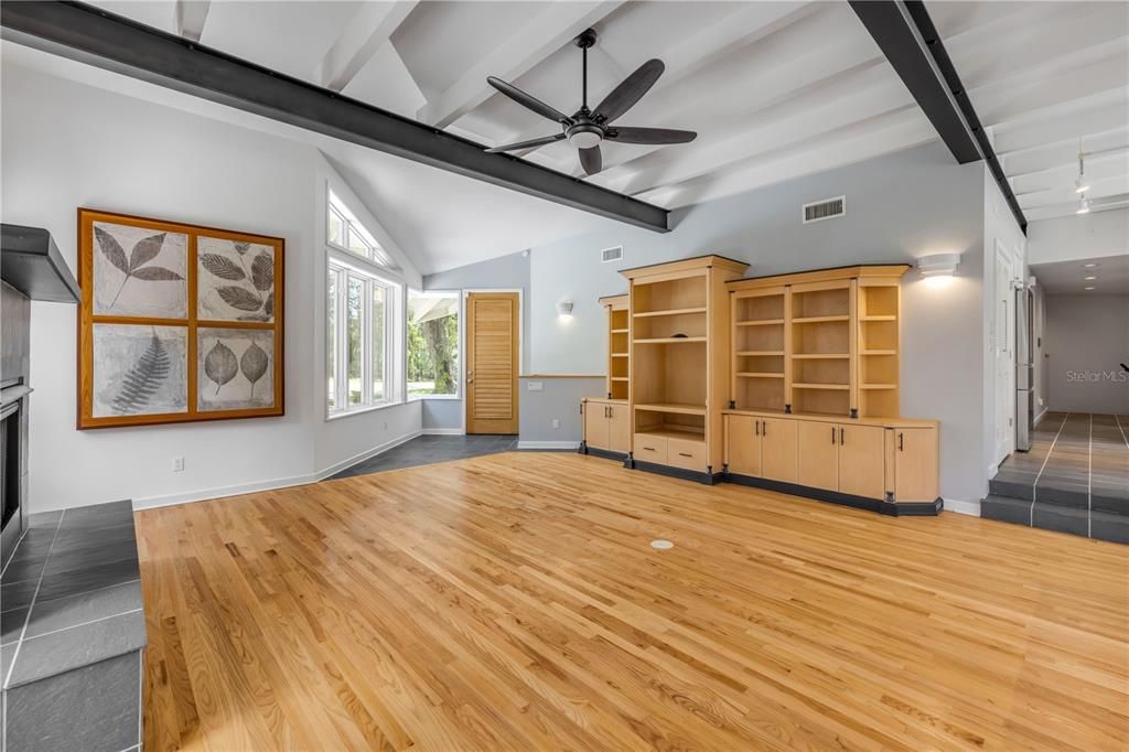 На продажу: $1,049,000 (3 спален, 3 ванн, 2692 Квадратных фут)