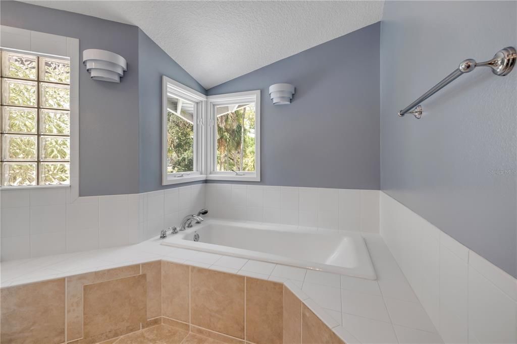 На продажу: $1,049,000 (3 спален, 3 ванн, 2692 Квадратных фут)