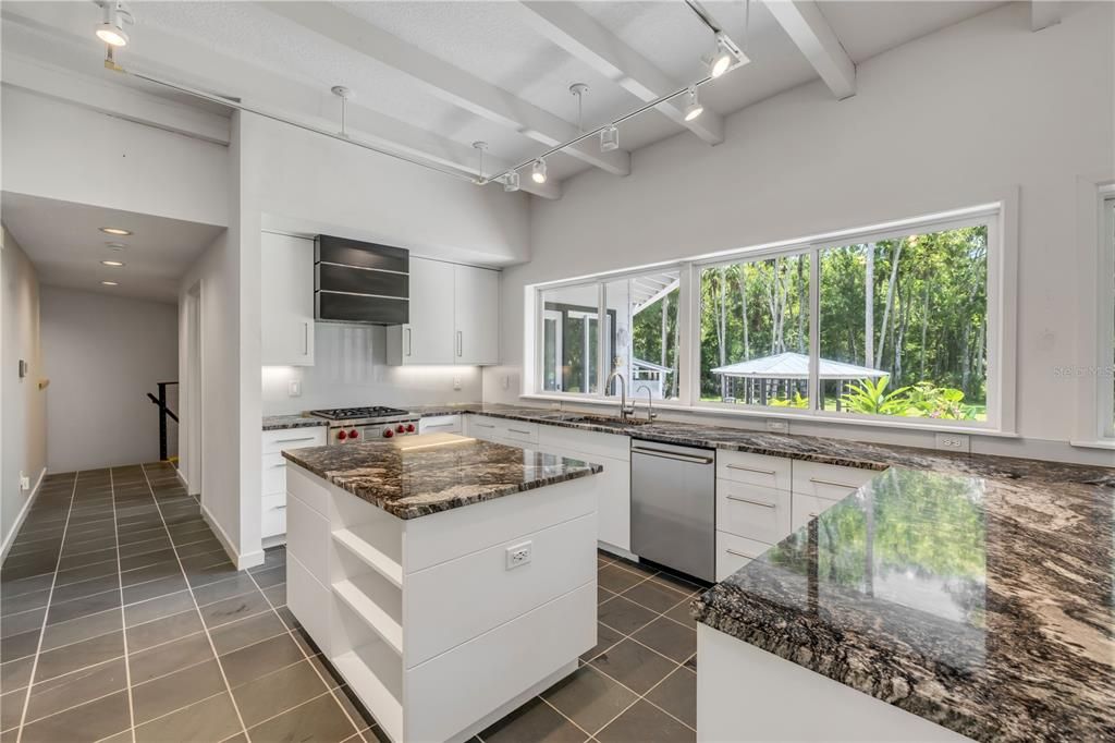 На продажу: $1,049,000 (3 спален, 3 ванн, 2692 Квадратных фут)