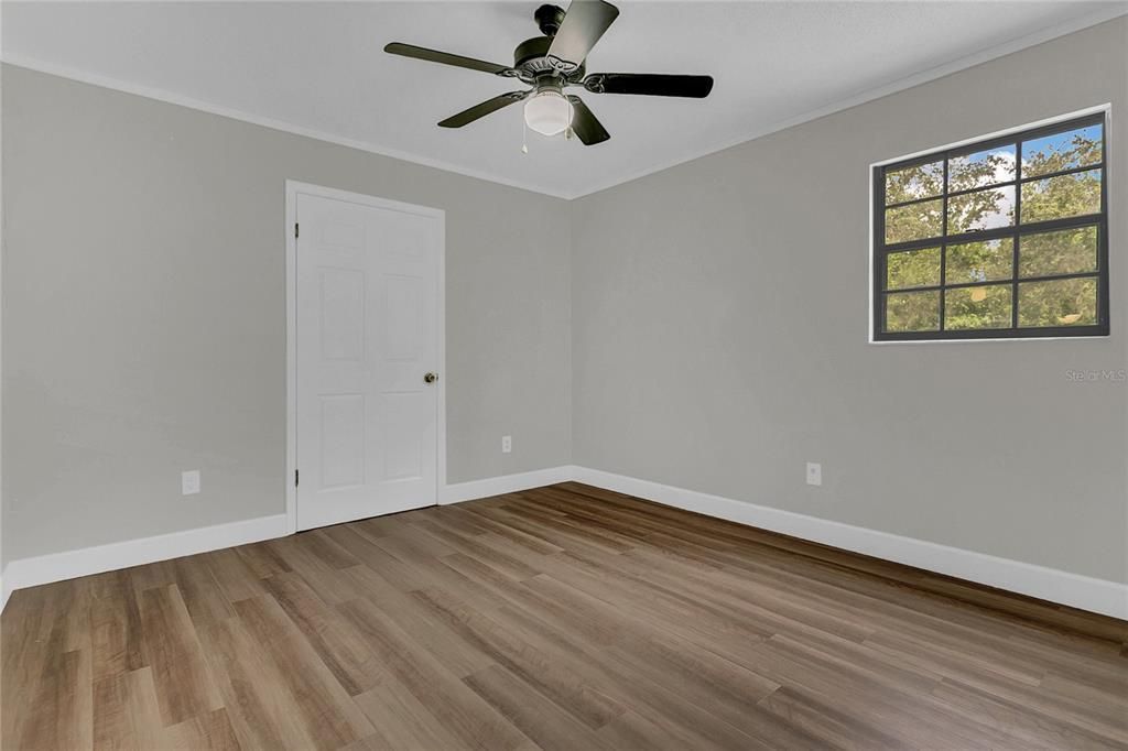 For Sale: $405,000 (2 beds, 2 baths, 1706 Square Feet)