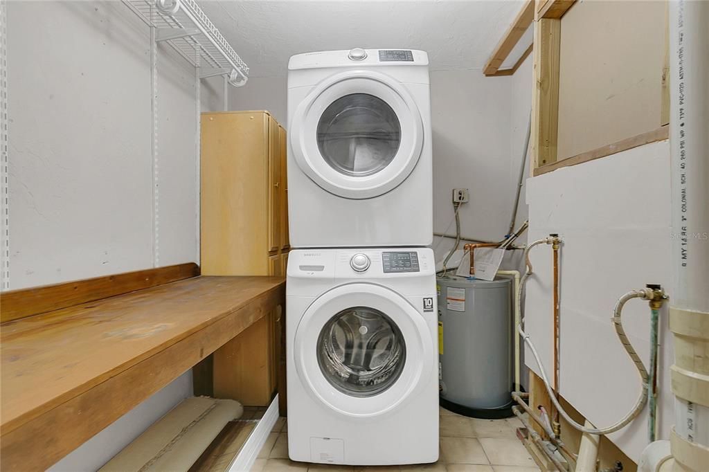 For Sale: $405,000 (2 beds, 2 baths, 1706 Square Feet)