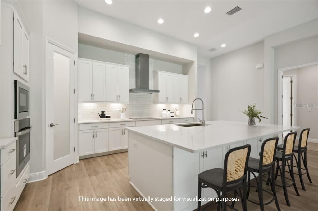 待售: $884,990 (5 贝兹, 4 浴室, 3899 平方英尺)