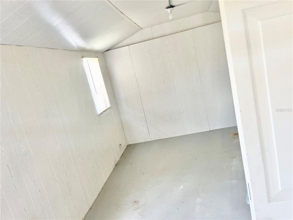 For Sale: $154,900 (2 beds, 1 baths, 900 Square Feet)