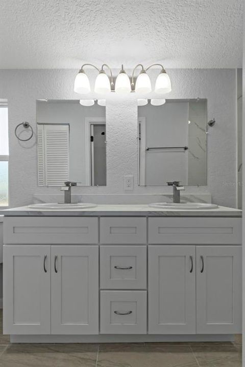 Activo con contrato: $309,000 (4 camas, 2 baños, 1520 Pies cuadrados)