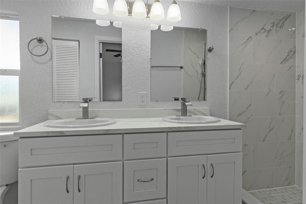 Activo con contrato: $309,000 (4 camas, 2 baños, 1520 Pies cuadrados)