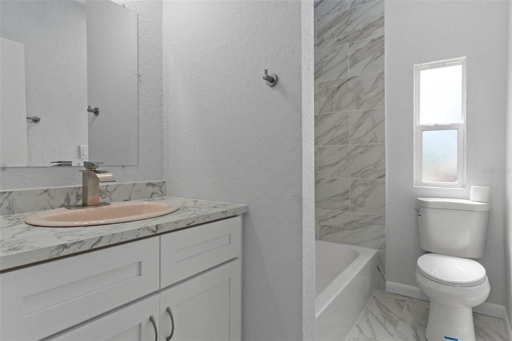 Activo con contrato: $309,000 (4 camas, 2 baños, 1520 Pies cuadrados)