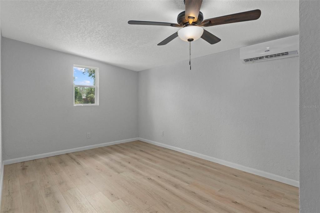 Activo con contrato: $309,000 (4 camas, 2 baños, 1520 Pies cuadrados)