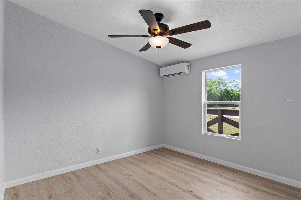 Activo con contrato: $309,000 (4 camas, 2 baños, 1520 Pies cuadrados)