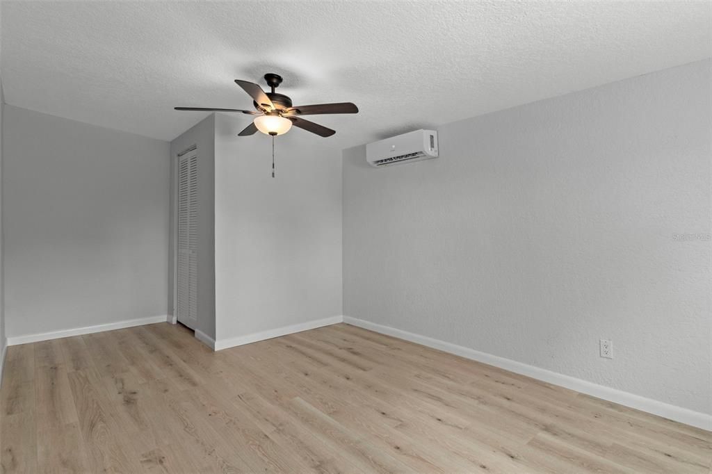 Activo con contrato: $309,000 (4 camas, 2 baños, 1520 Pies cuadrados)