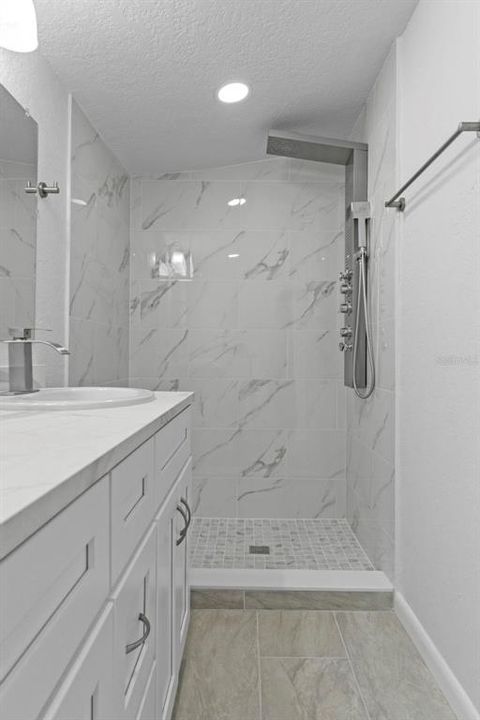 Activo con contrato: $309,000 (4 camas, 2 baños, 1520 Pies cuadrados)