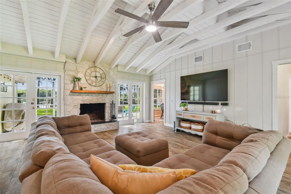 Active With Contract: $715,000 (3 beds, 2 baths, 2413 Square Feet)