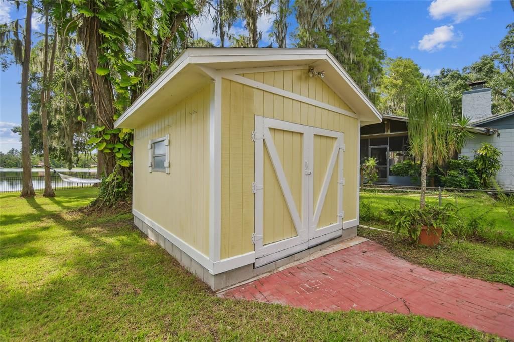 Active With Contract: $715,000 (3 beds, 2 baths, 2413 Square Feet)