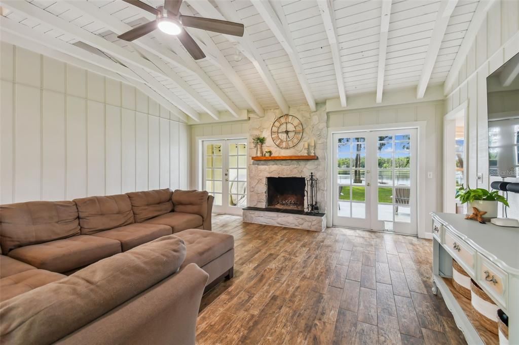 Active With Contract: $715,000 (3 beds, 2 baths, 2413 Square Feet)